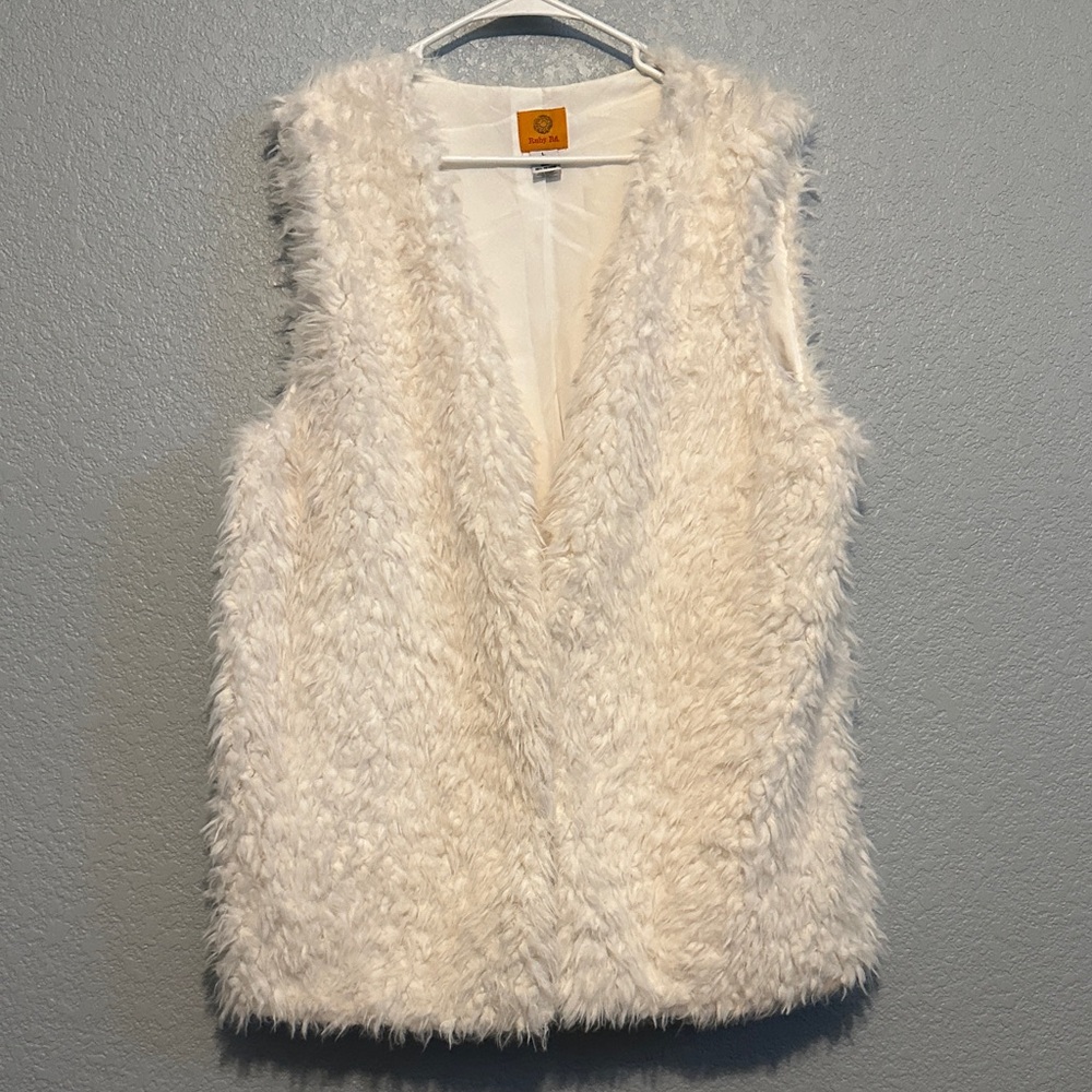 Ruby Rd. Fuzzy White Vest - Picture 1 of 5